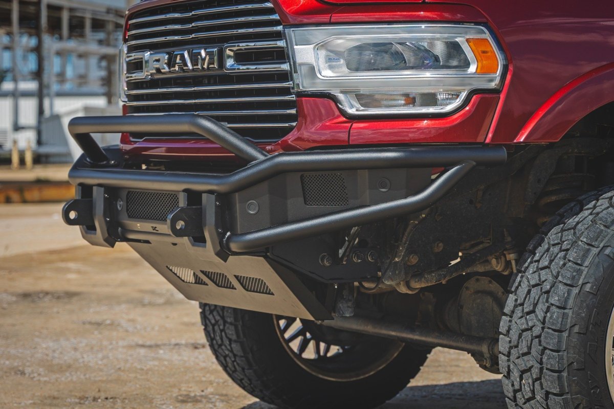 Ram 2500 Bumper - Front - Rough Country - Tubular with Stinger Bar, Integrated Skid Plate, 4.75-ton D-Ring Mounts, Light Bar Mount - Satin Black - '19-'26